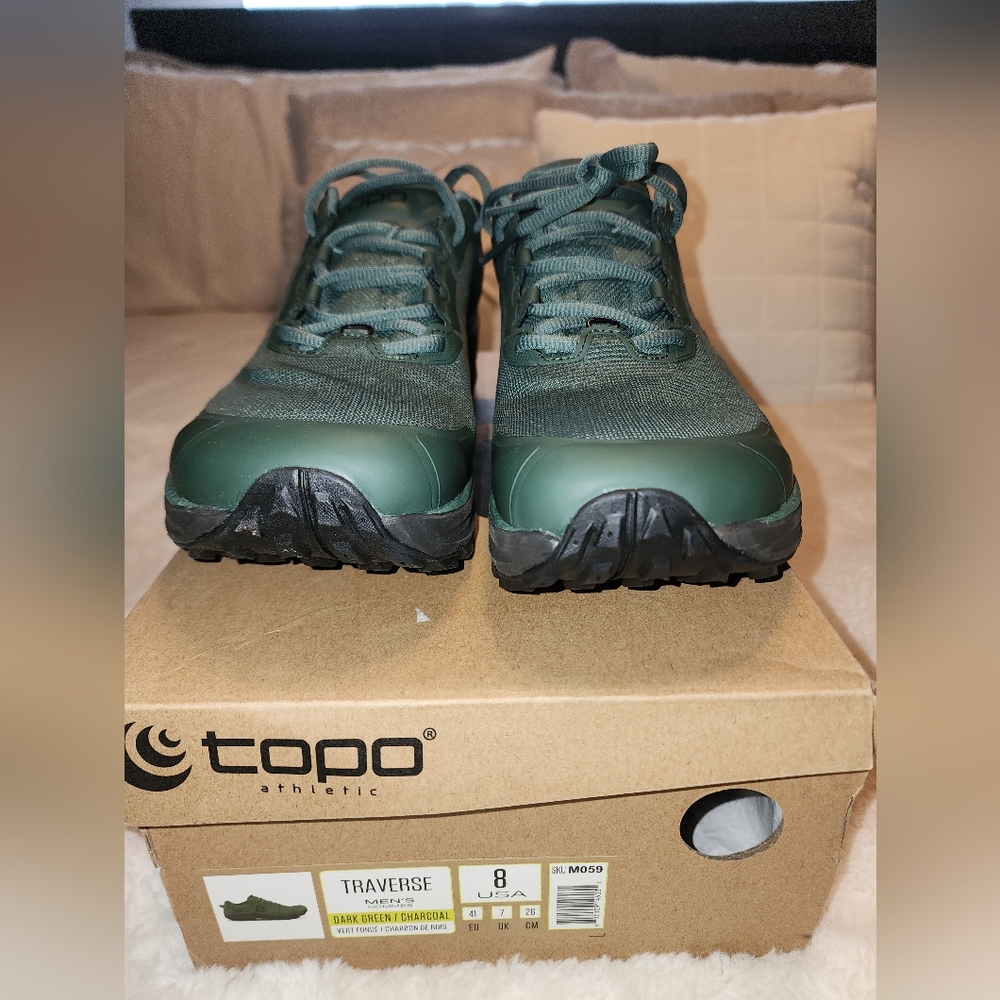 NEW Topo Athletic Traverse Trail Shoes – Men’s Size 8 | Dark Green/Charcoal